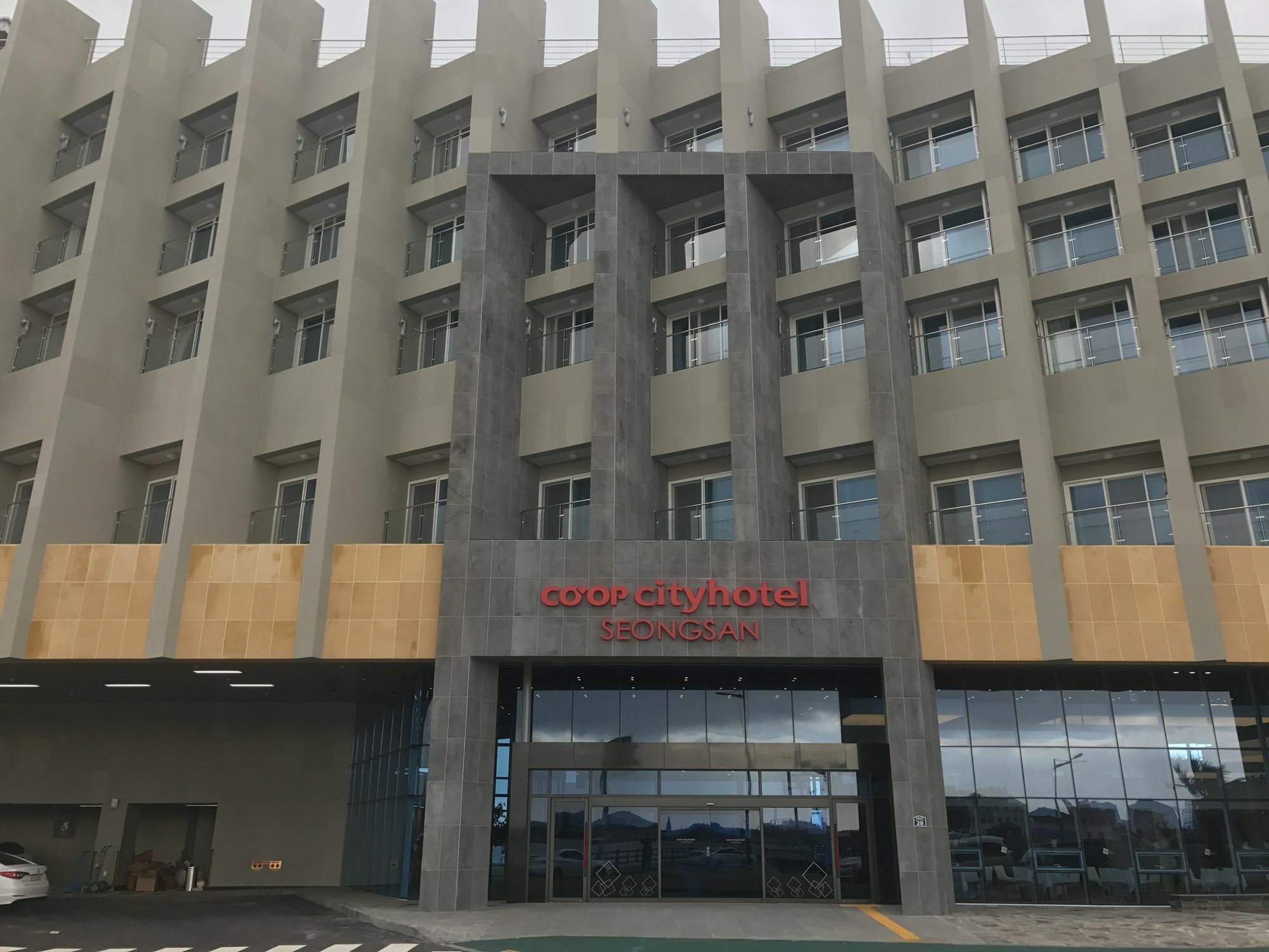 Co-op Seongsan Hotel